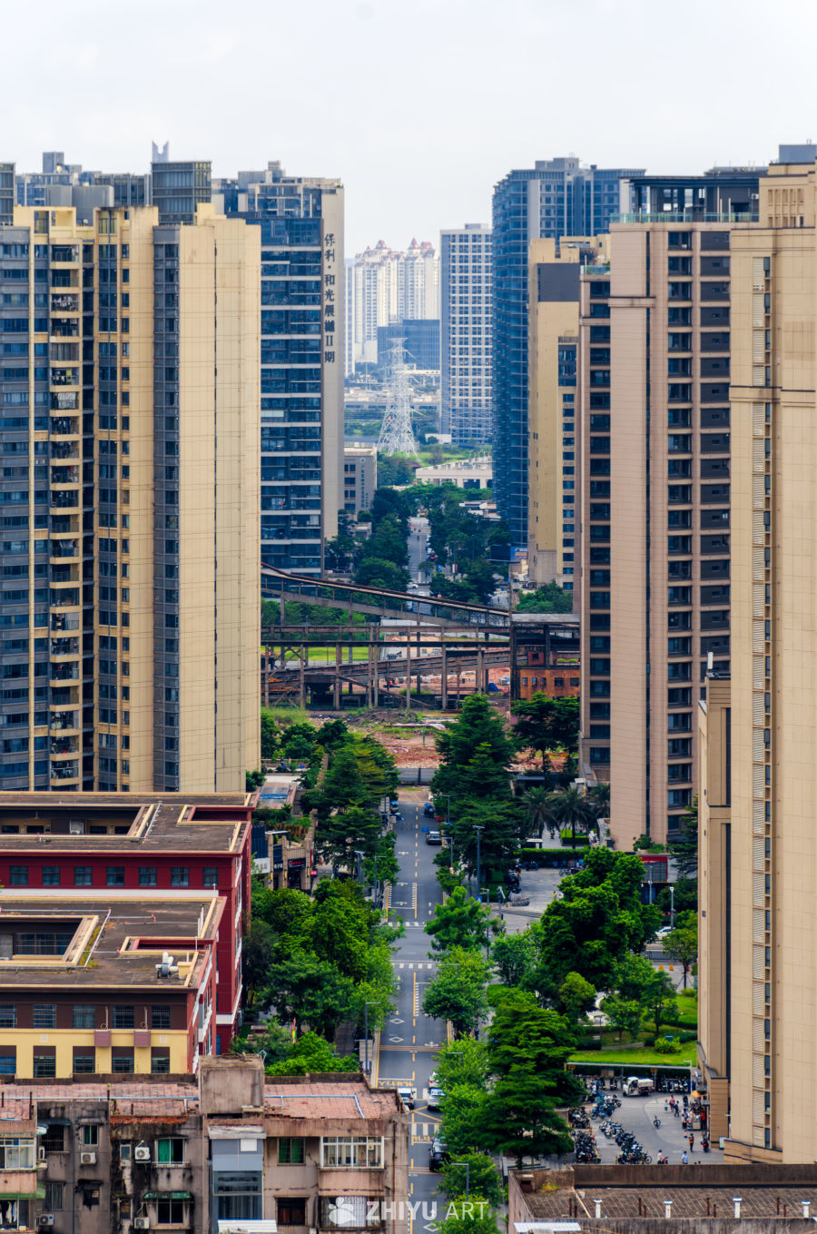 都市高楼与街景