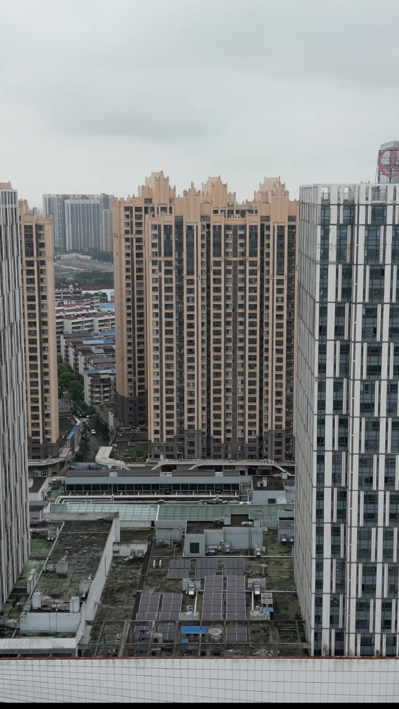 湖北荆州城市风光竖屏航拍