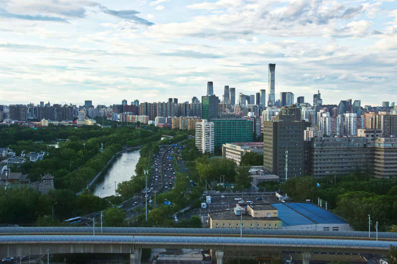 京津城际铁路与国贸CBD同框