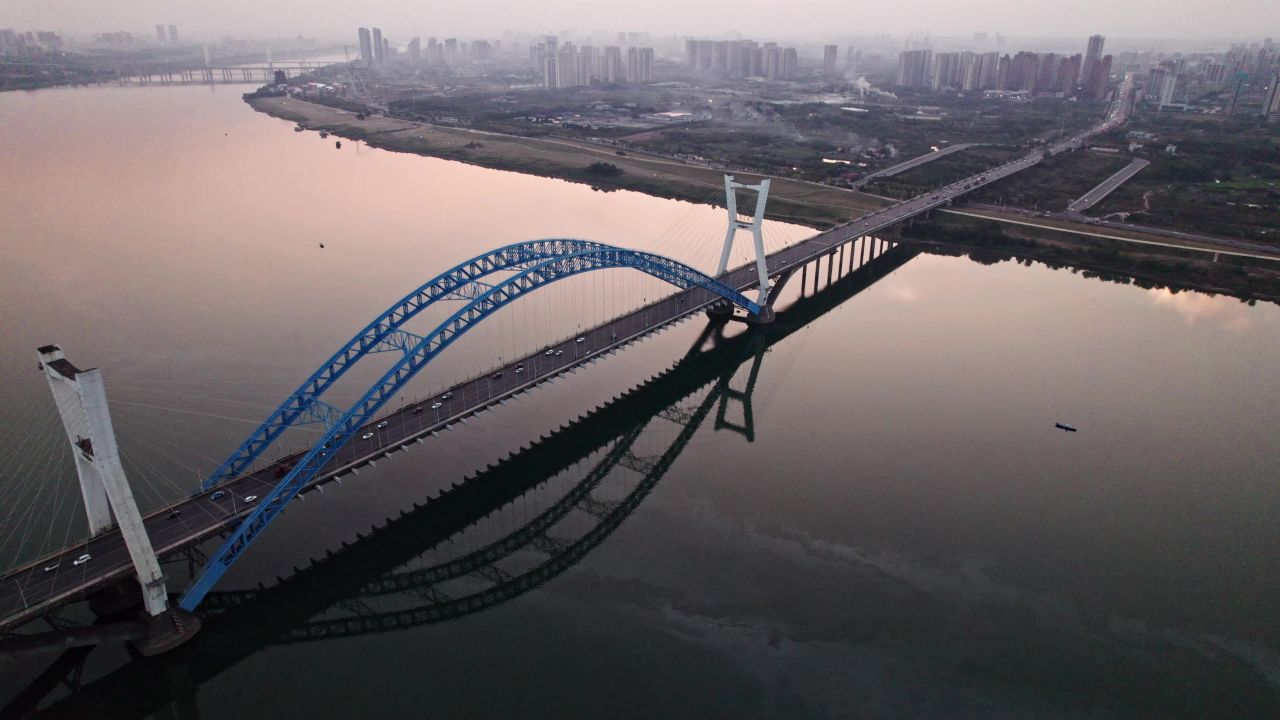 莲城大桥车流