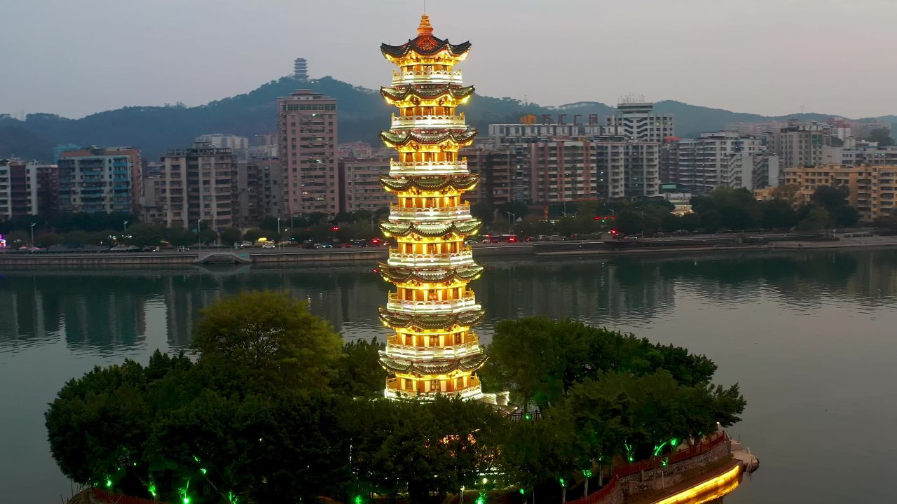 航拍广东韶关通天塔三