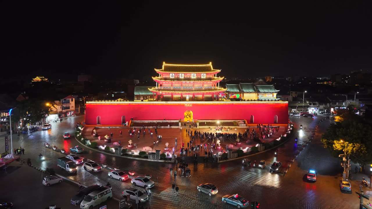 夜色中的古建筑