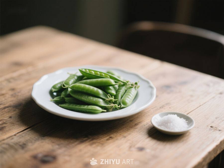 新鲜豌豆荚与盐粒静物图 540