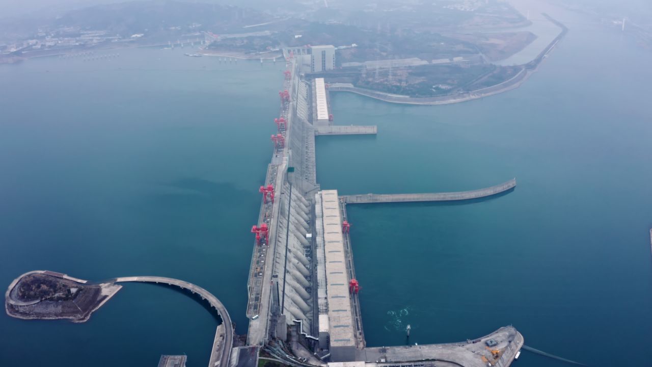 湖北宜昌三峡大坝水电站航拍视频