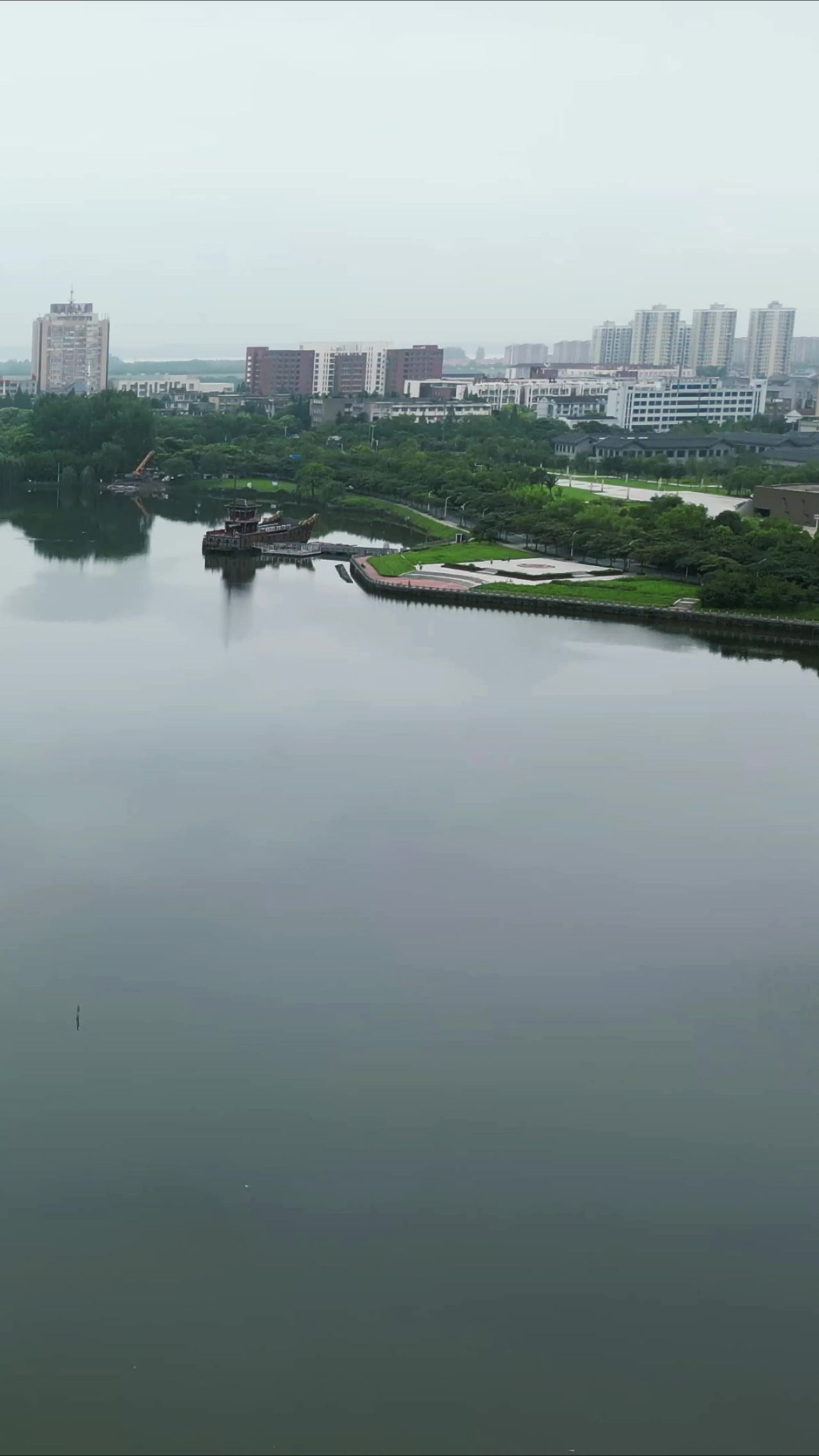 湖北荆州古城建筑竖屏航拍
