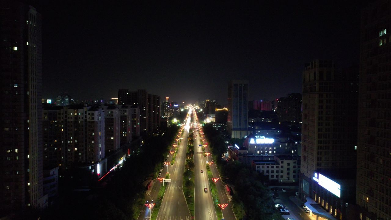 山东潍坊城市夜景交通车辆行驶航拍 