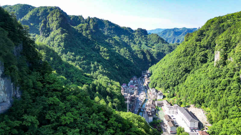 航拍祖国大好河山神农架画廊谷山谷 