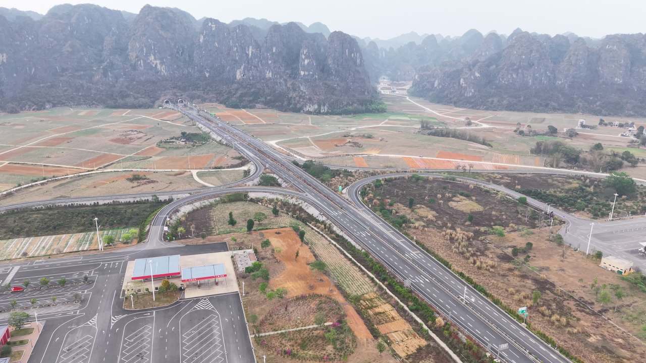 崇左 27