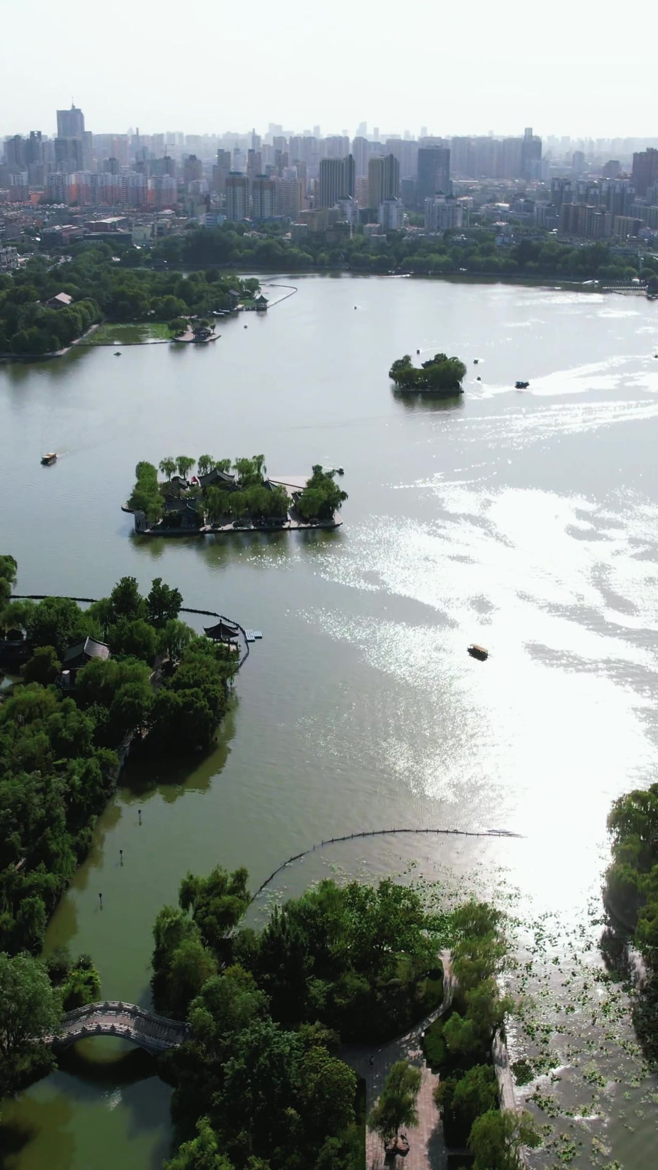 山东济南大明湖5A景区超然楼竖屏航拍  