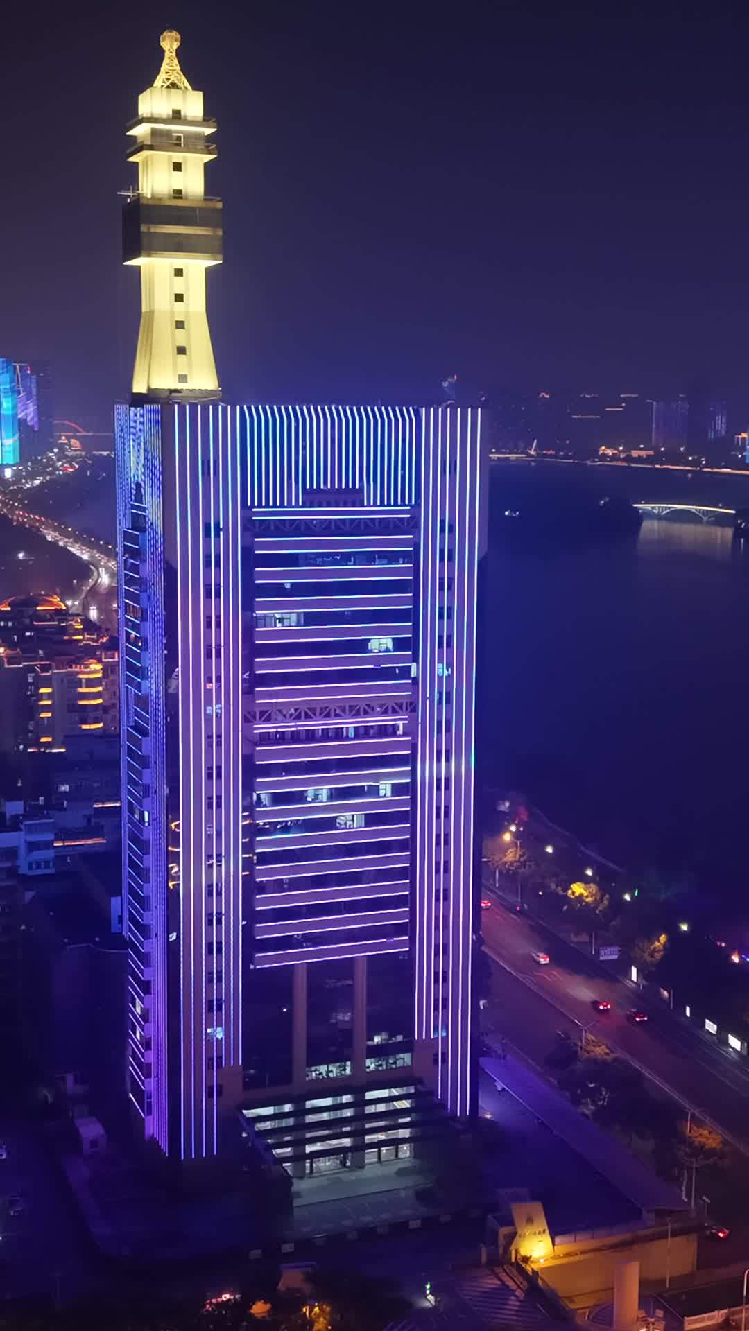 夜幕下的都市璀璨