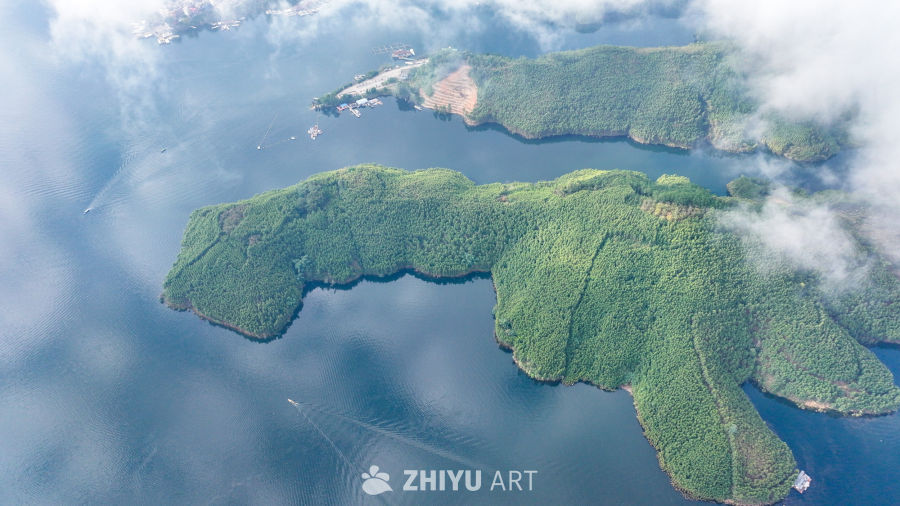 航拍云雾缭绕湖泊美景湖光山色自然风光 15