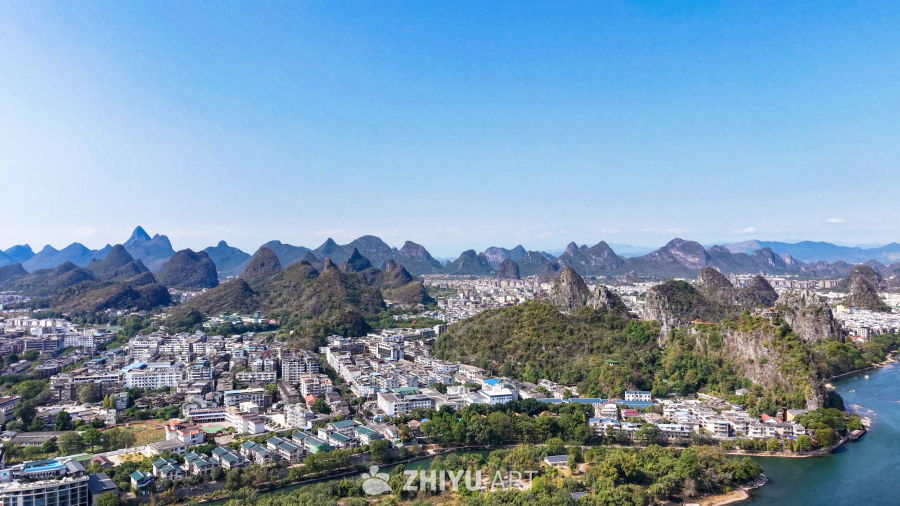 桂林山水间的都市