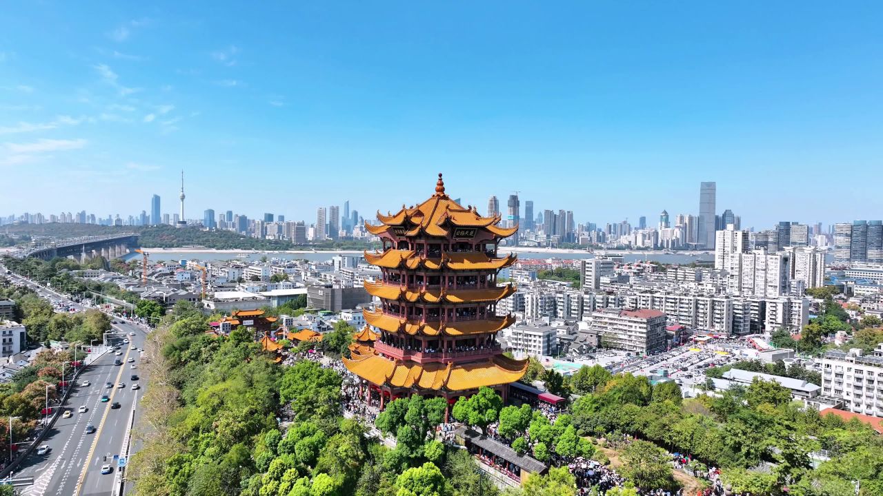 黄鹤楼下的现代都市