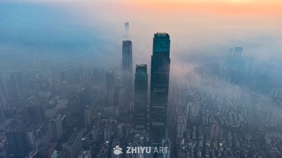 雾中都市晨曦