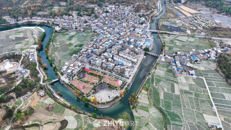4k航拍美丽乡村田园 5