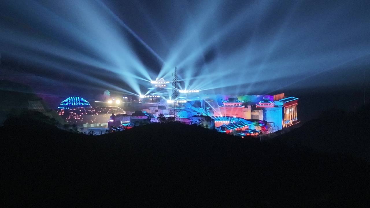 夜幕下的灯光盛宴