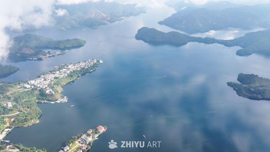 航拍云雾缭绕湖泊美景湖光山色自然风光 19