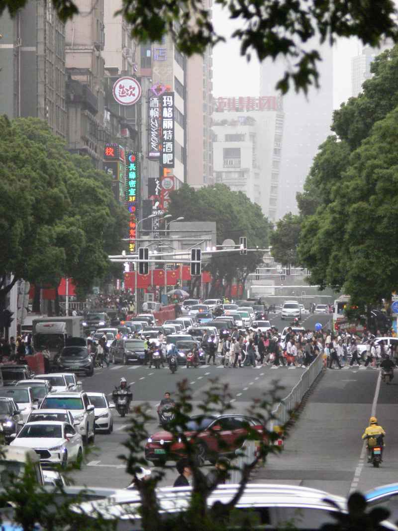 川流不息