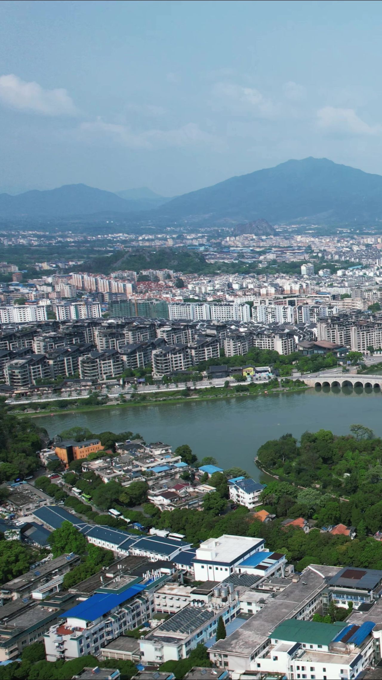 广西桂林城市风光漓江山水航拍竖屏 