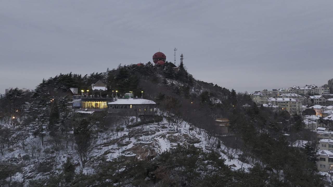 青岛老城区信号山海边雪景航拍 16