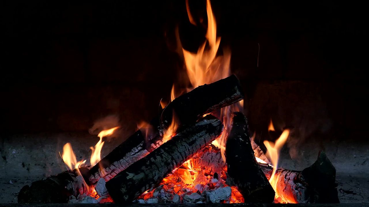 壁炉火火焰温暖