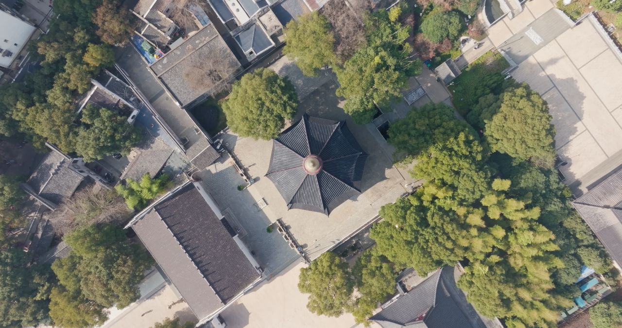 江西南昌绳金塔城市建筑航拍 1