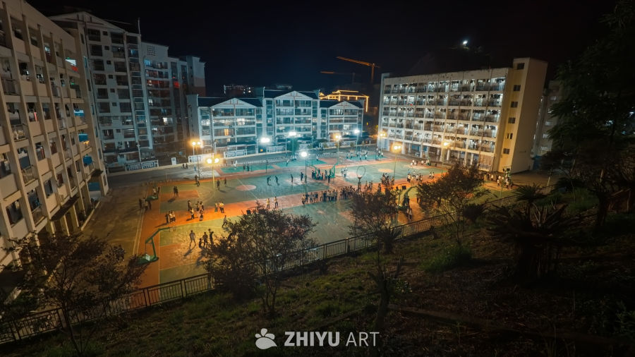 夜晚校园