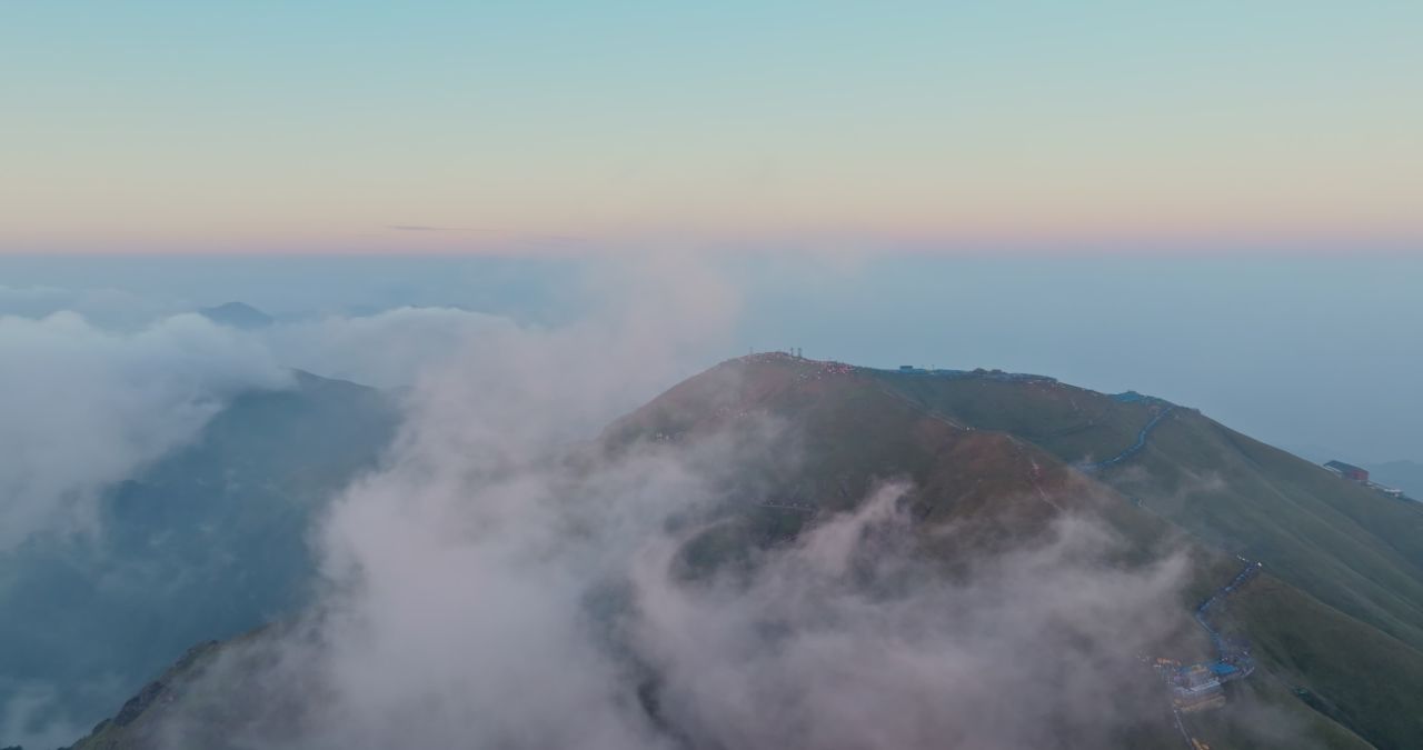 江西萍乡武功山日出日落云海风光航拍 24