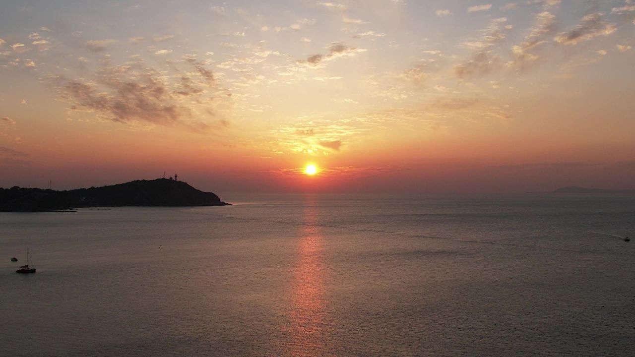 海上日出彩霞大海日落航拍