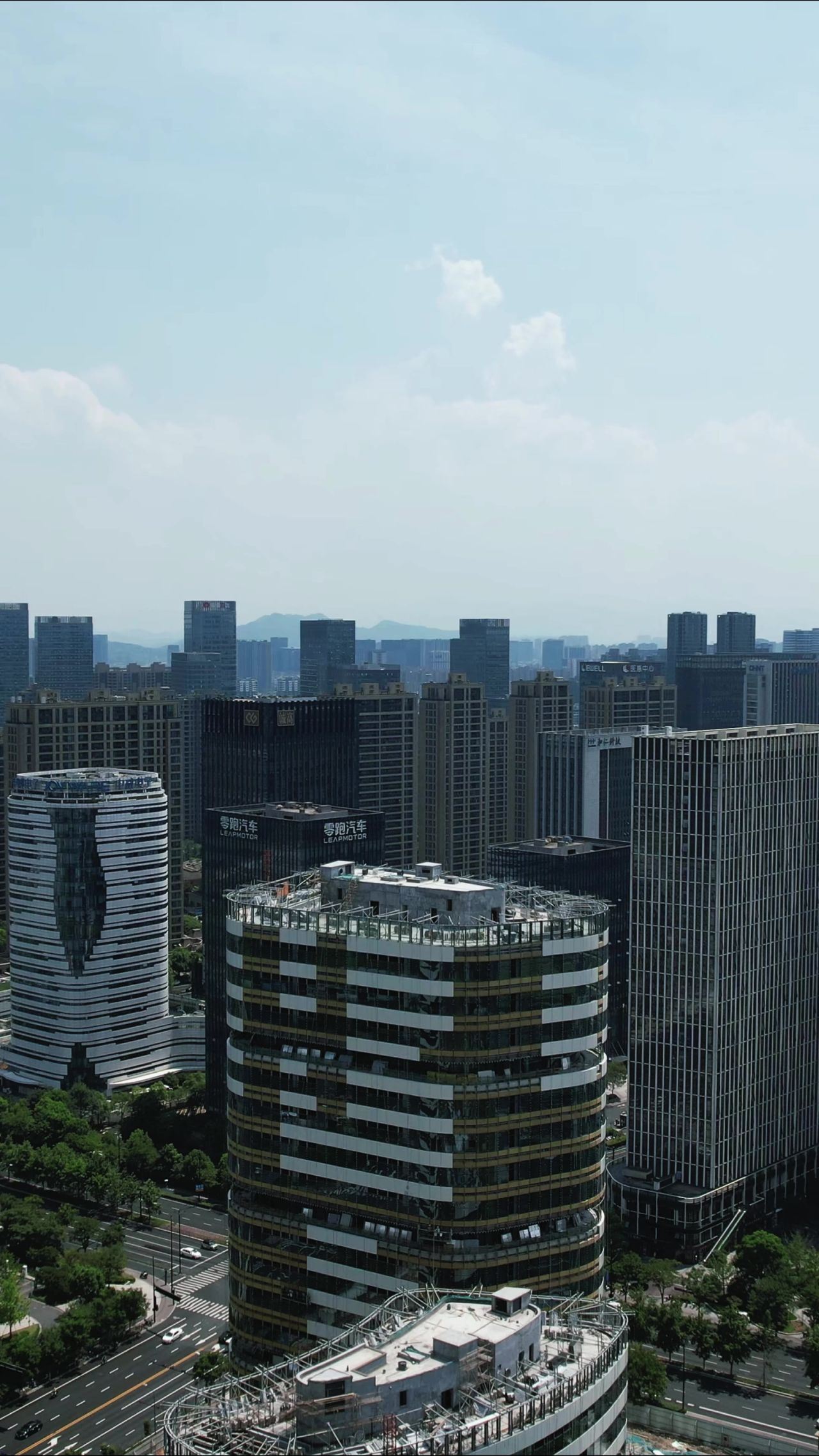 浙江杭州滨江新区城市建设竖屏航拍 