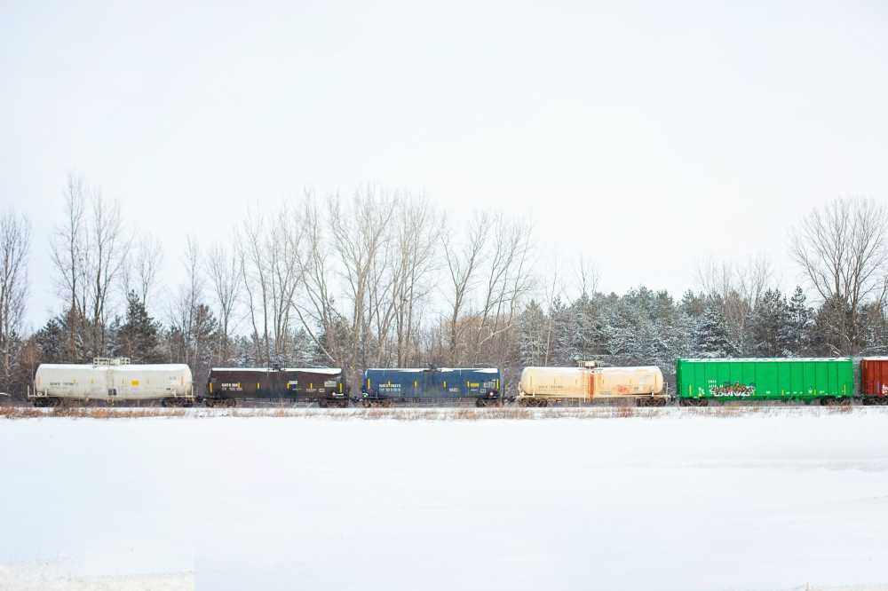 火车曲目冬天雪