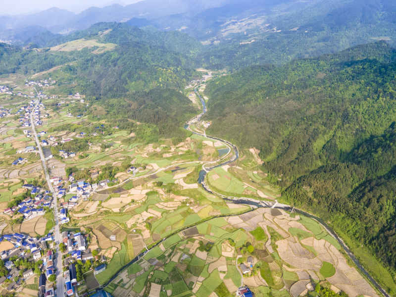 美丽乡村田园山川丘陵天门山航拍摄影图