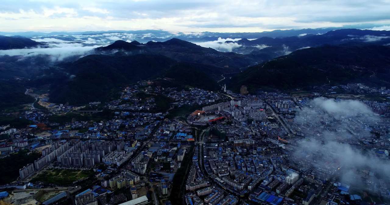 澜沧县城航拍-3