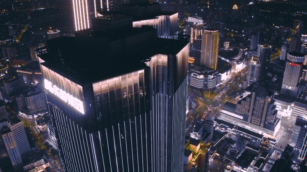 无锡城市高楼夜景黑金调