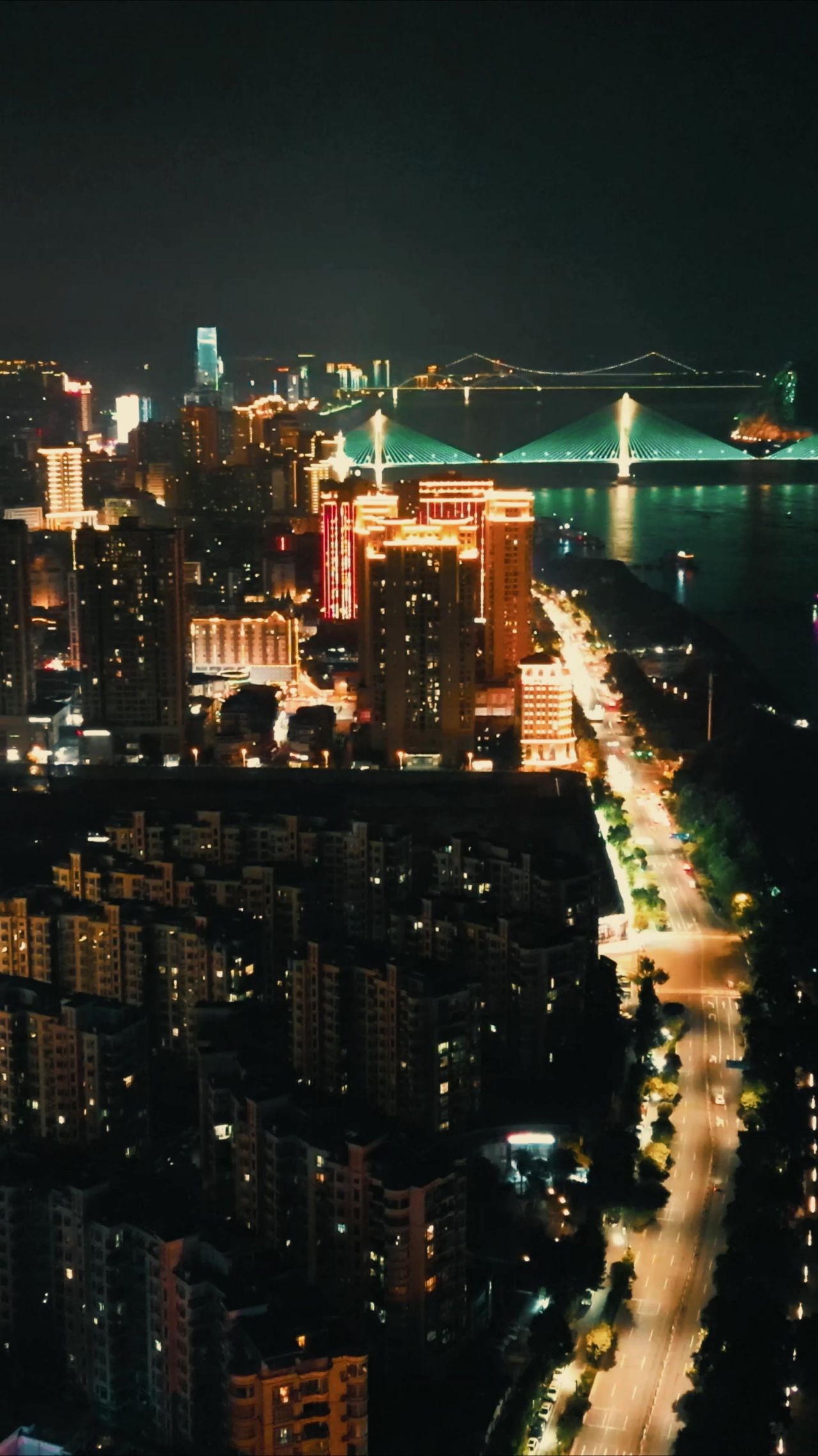  湖北宜昌城市夜景灯光竖屏航拍