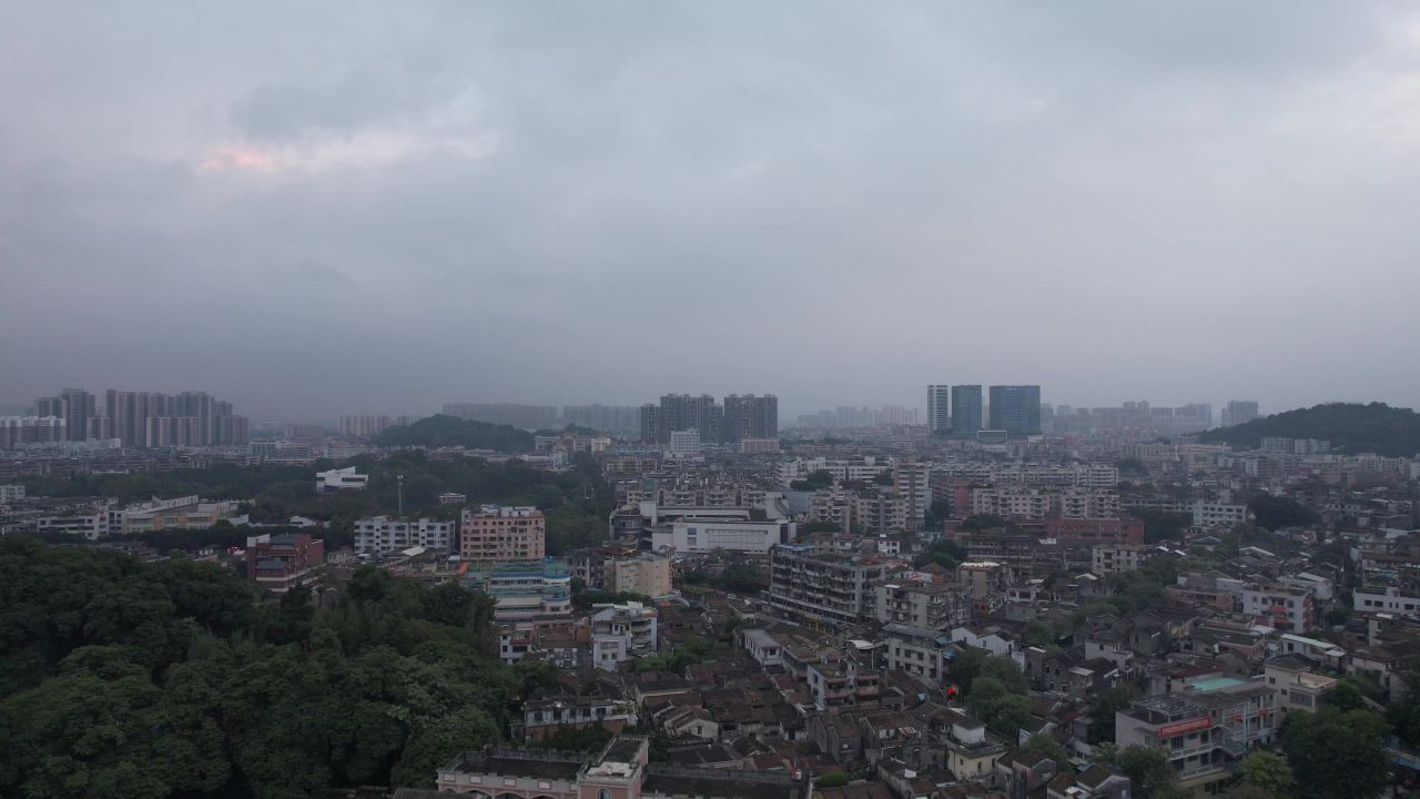 城市极端天气暴雨来袭航拍广东中山  