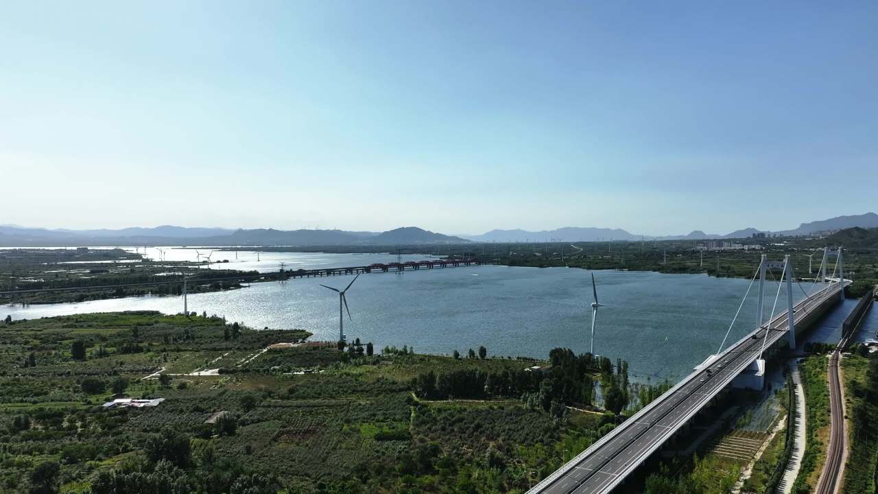 航拍跨湖大桥 张家口官厅水库大桥