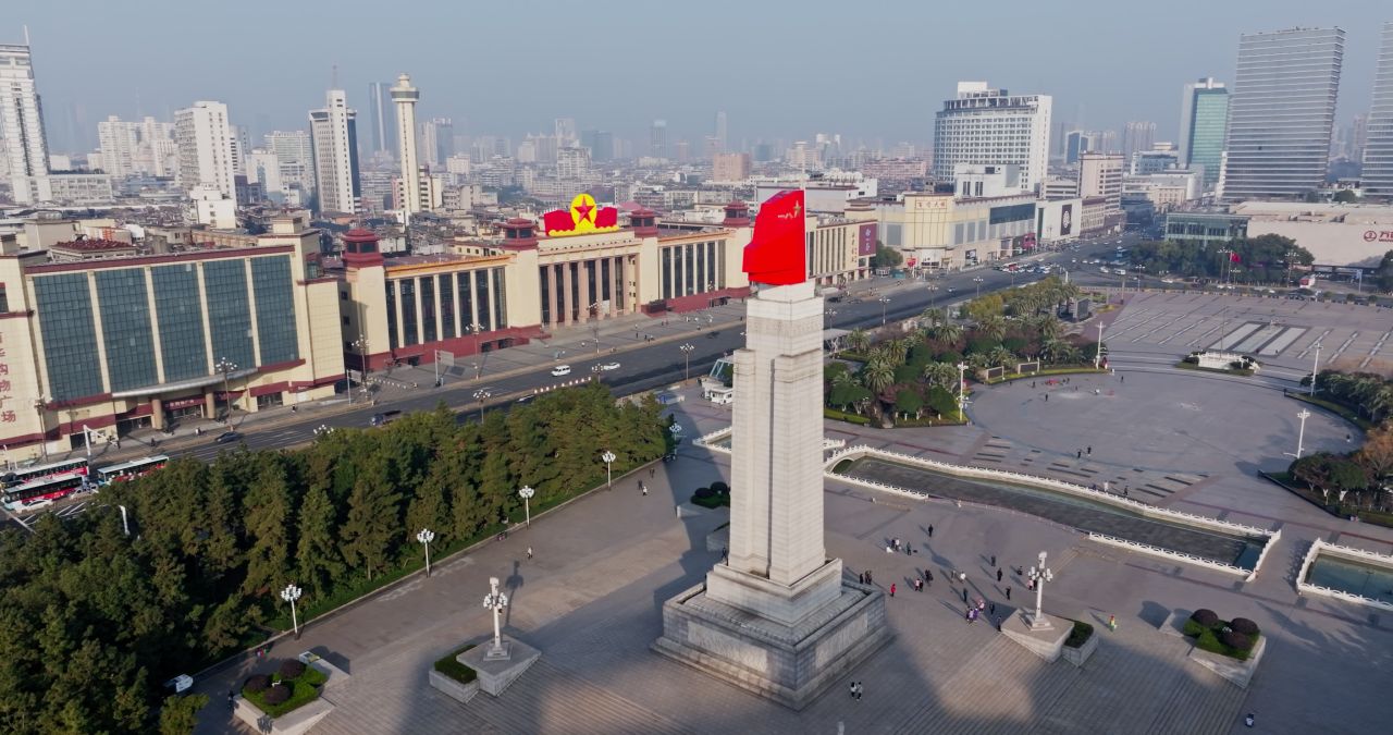江西南昌八一广场城市风光航拍 11