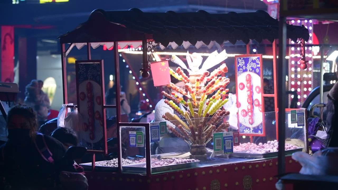 夜市糖葫芦摊