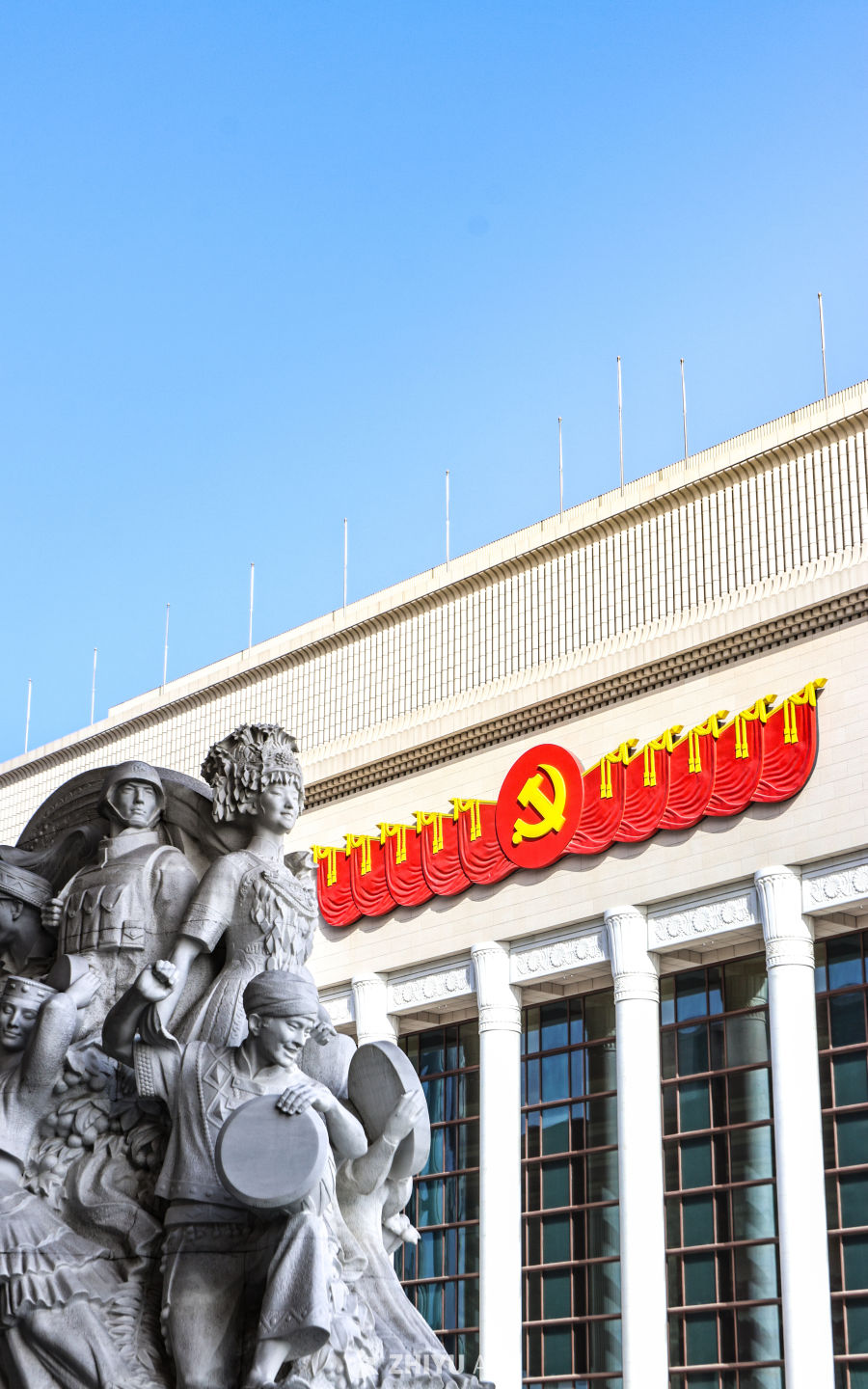 人民英雄纪念碑前的雕塑