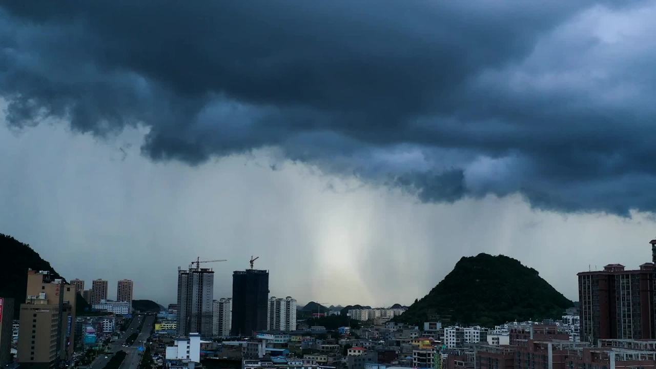 阴天乌云延时天空乌云密布暴雨积雨云