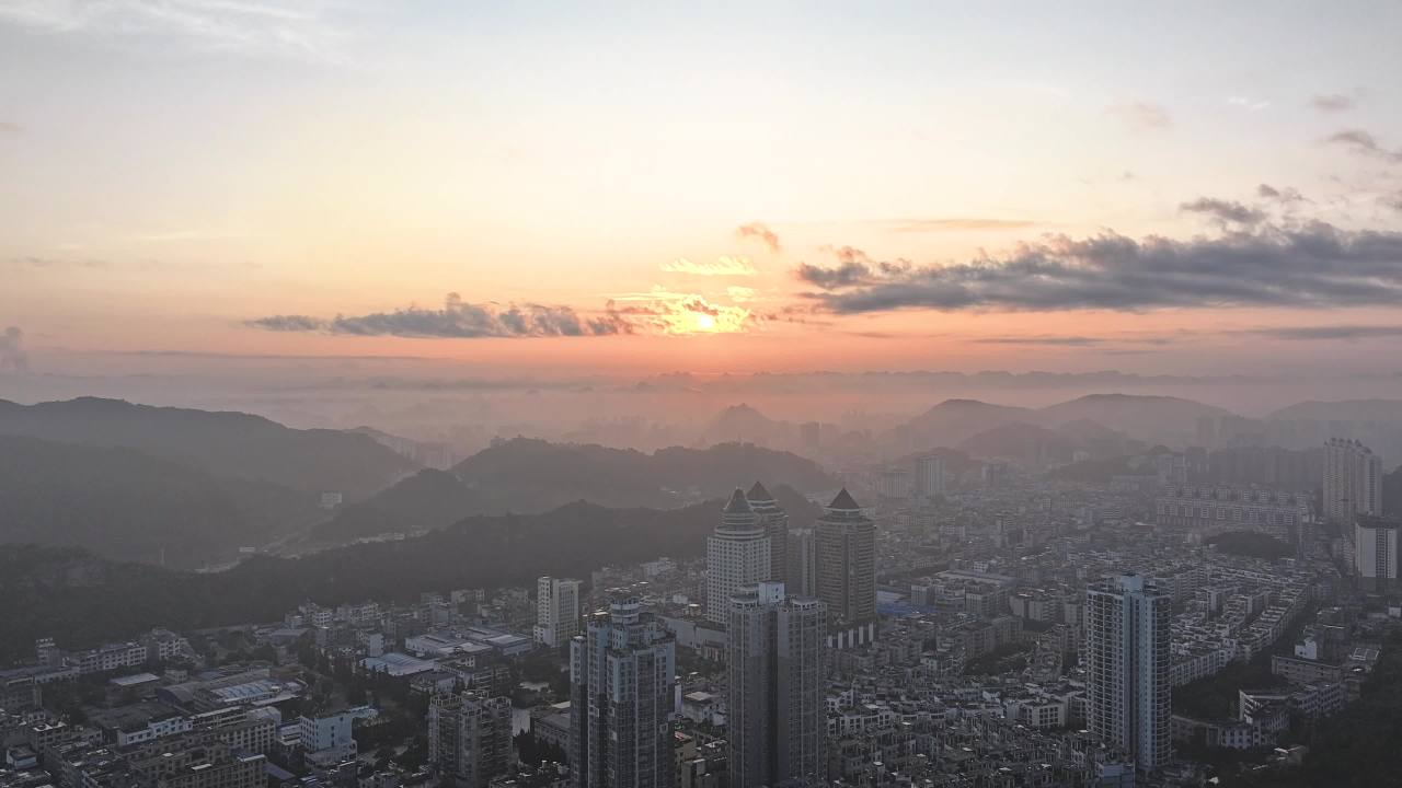 4k唯美山区城市水墨画卷航拍