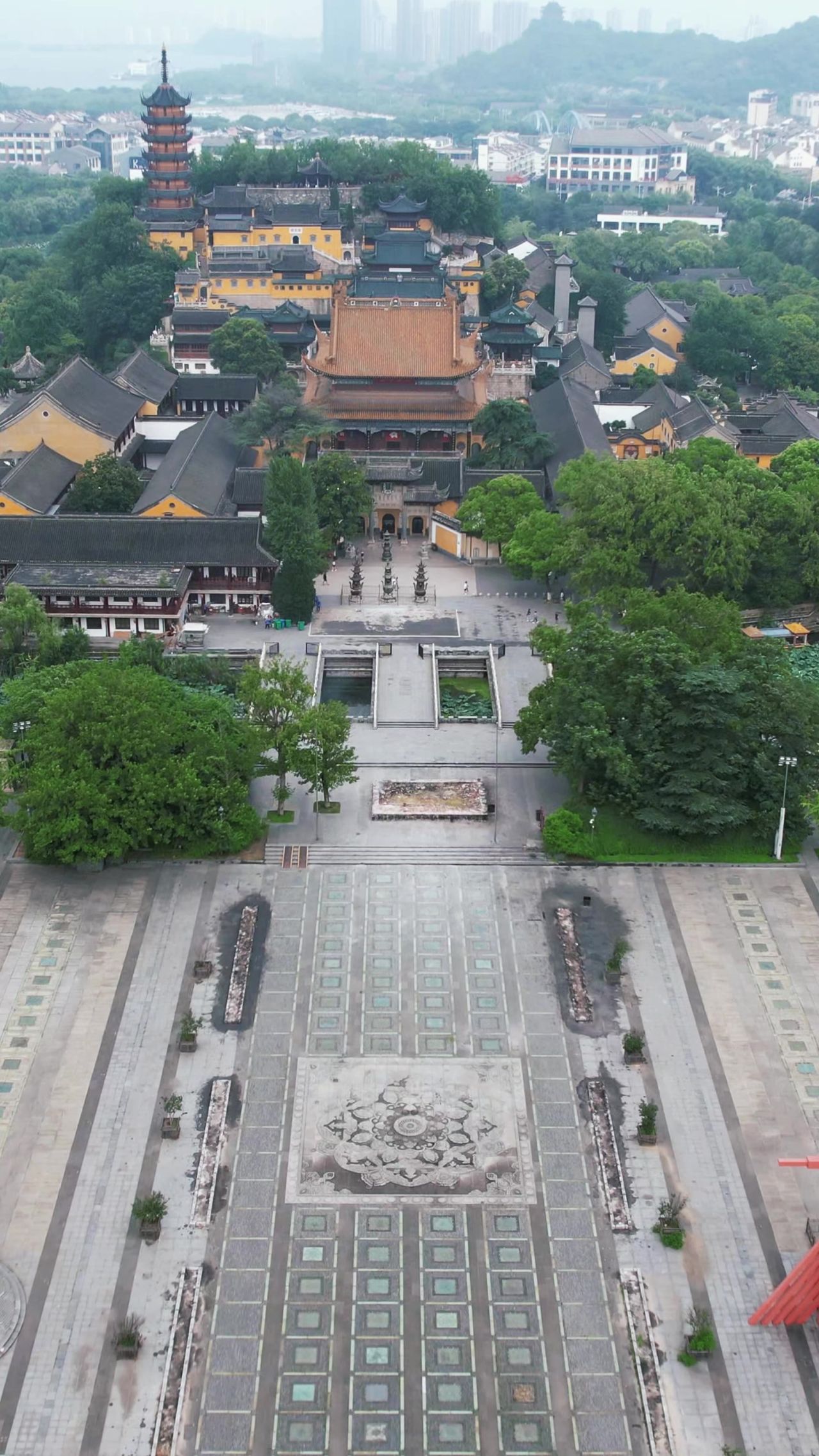 镇江金山寺竖屏航拍 