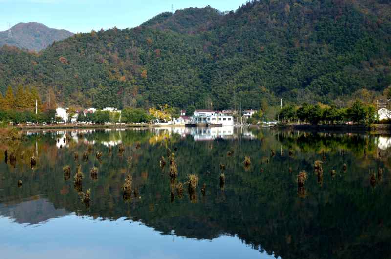皖南川藏线 澄澈湖水 6