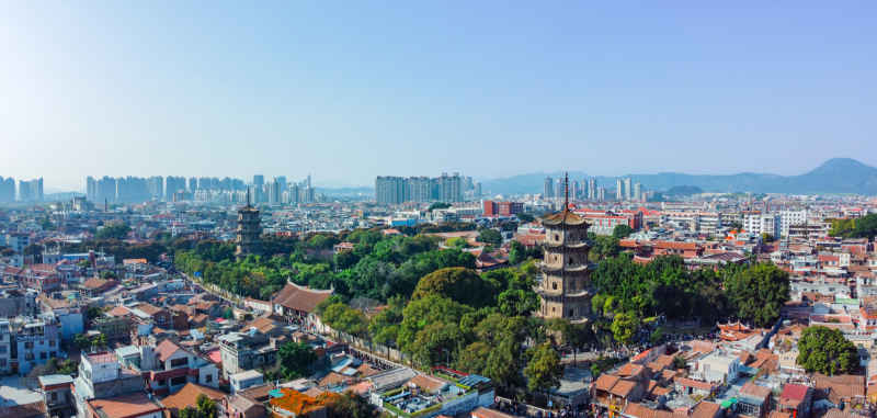 航拍福建泉州古城区建筑风光 5