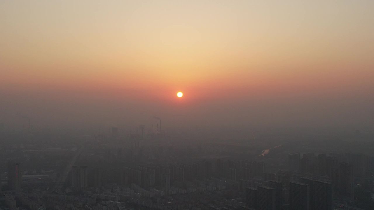 城市日落晚霞夕阳自然风光航拍  