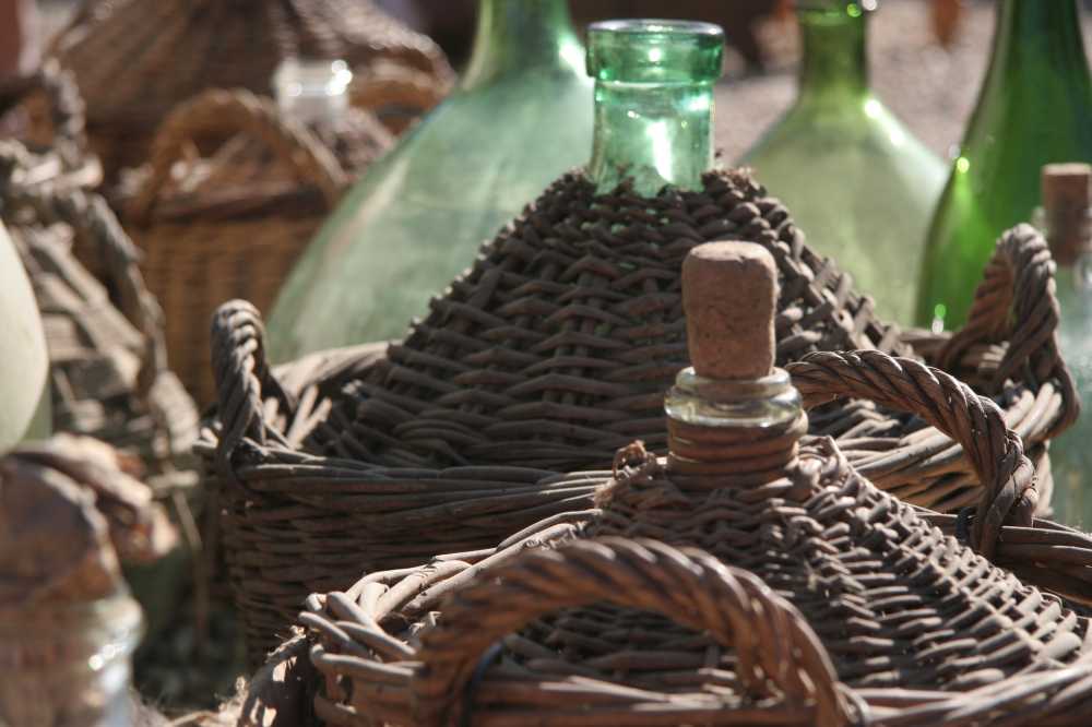 葡萄酒古董瓶装修运输