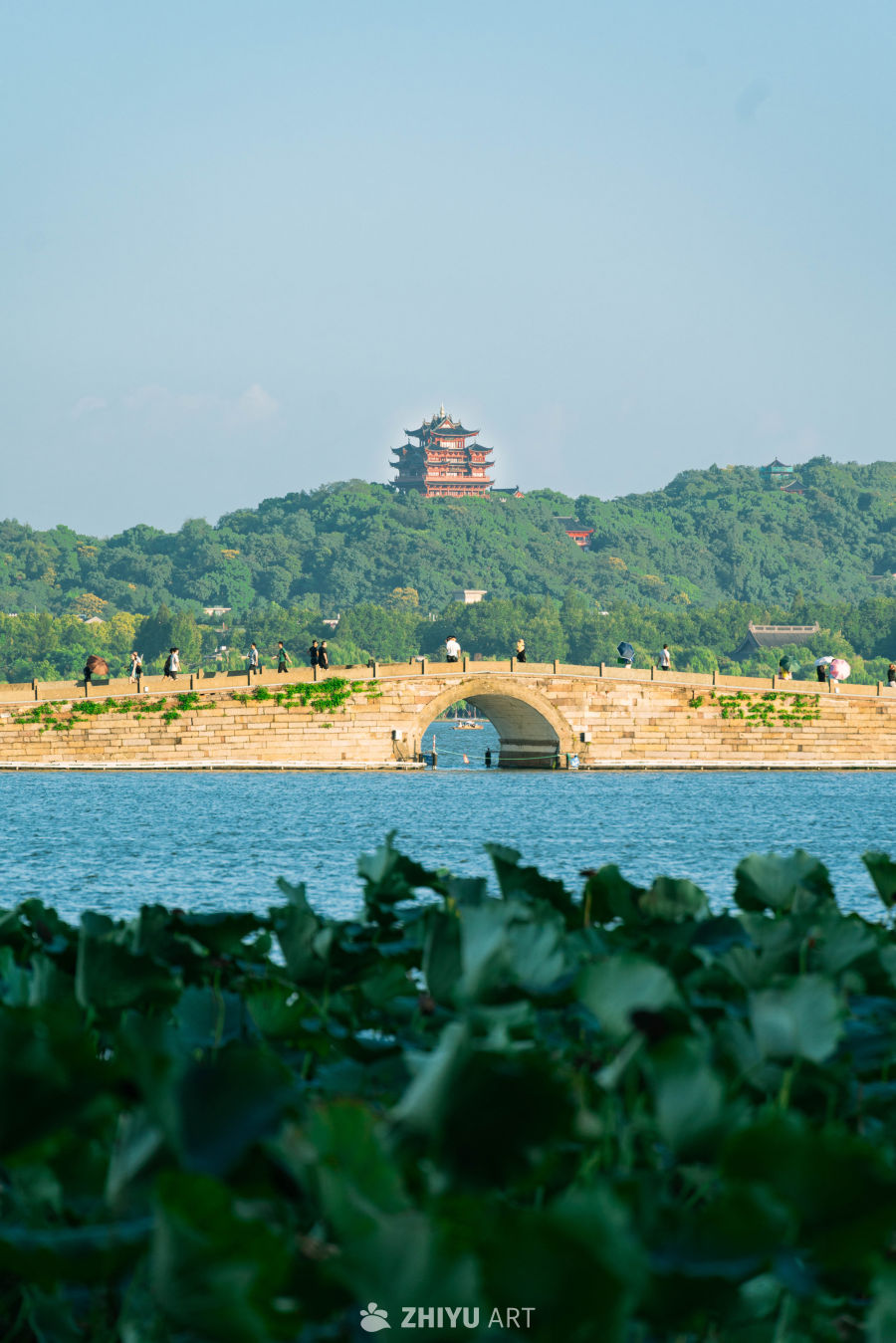 夏季西湖城隍阁