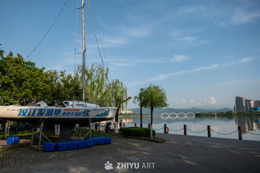 江边美景及帆船 25