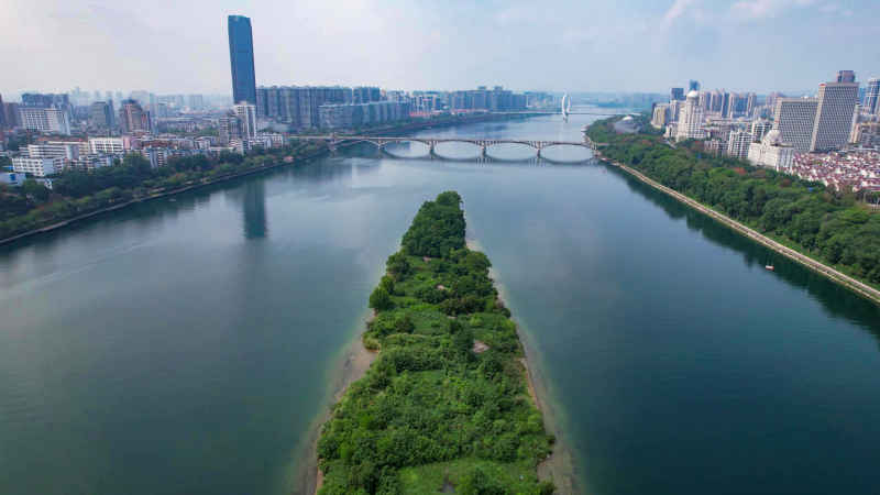 航拍广西柳州柳江风光  